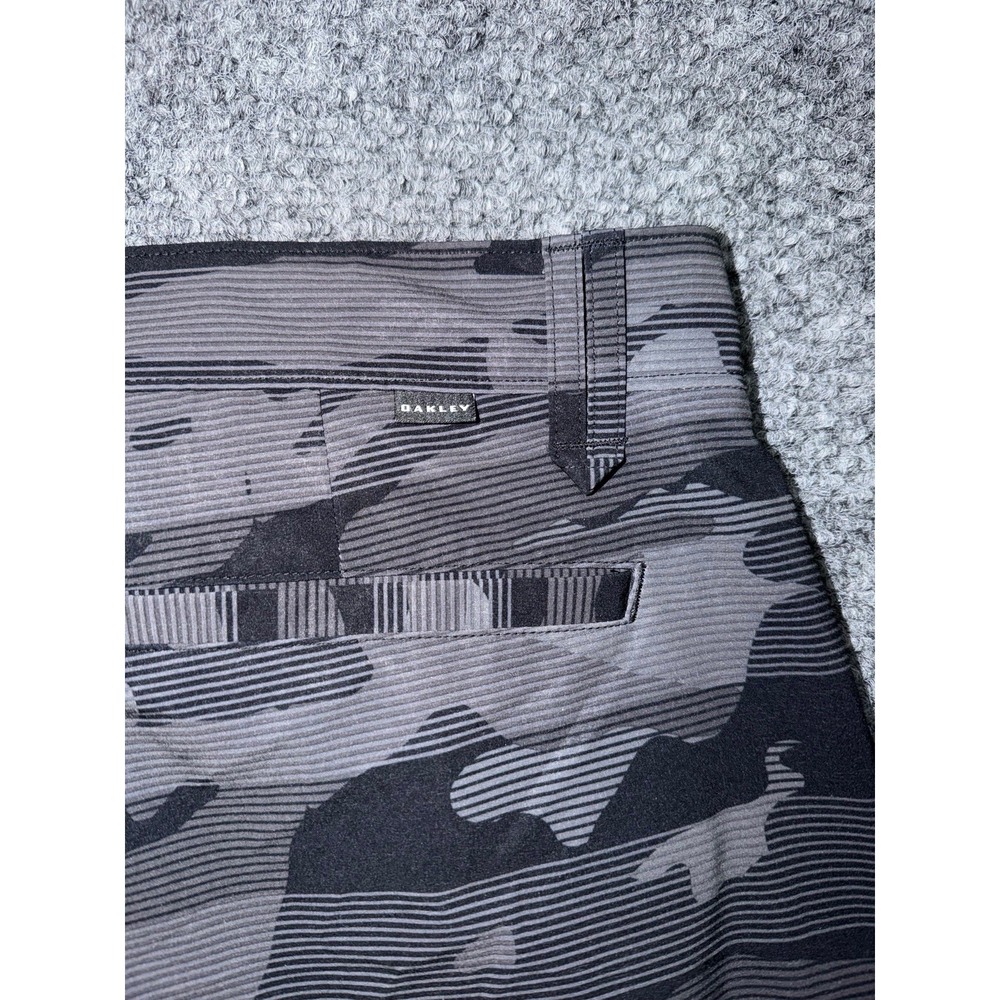 Oakley Chino Shorts Camouflage Gray Black Polyester Button Pockets Men's Size 36 - Picture 4 of 11